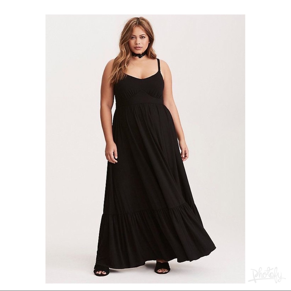 Torrid Black Tiered Jersey Knit Maxi SZ 3 Short